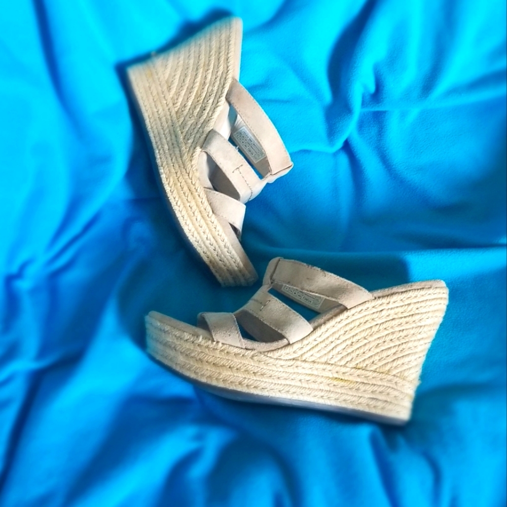 Ugg Espadrilles. - image 3